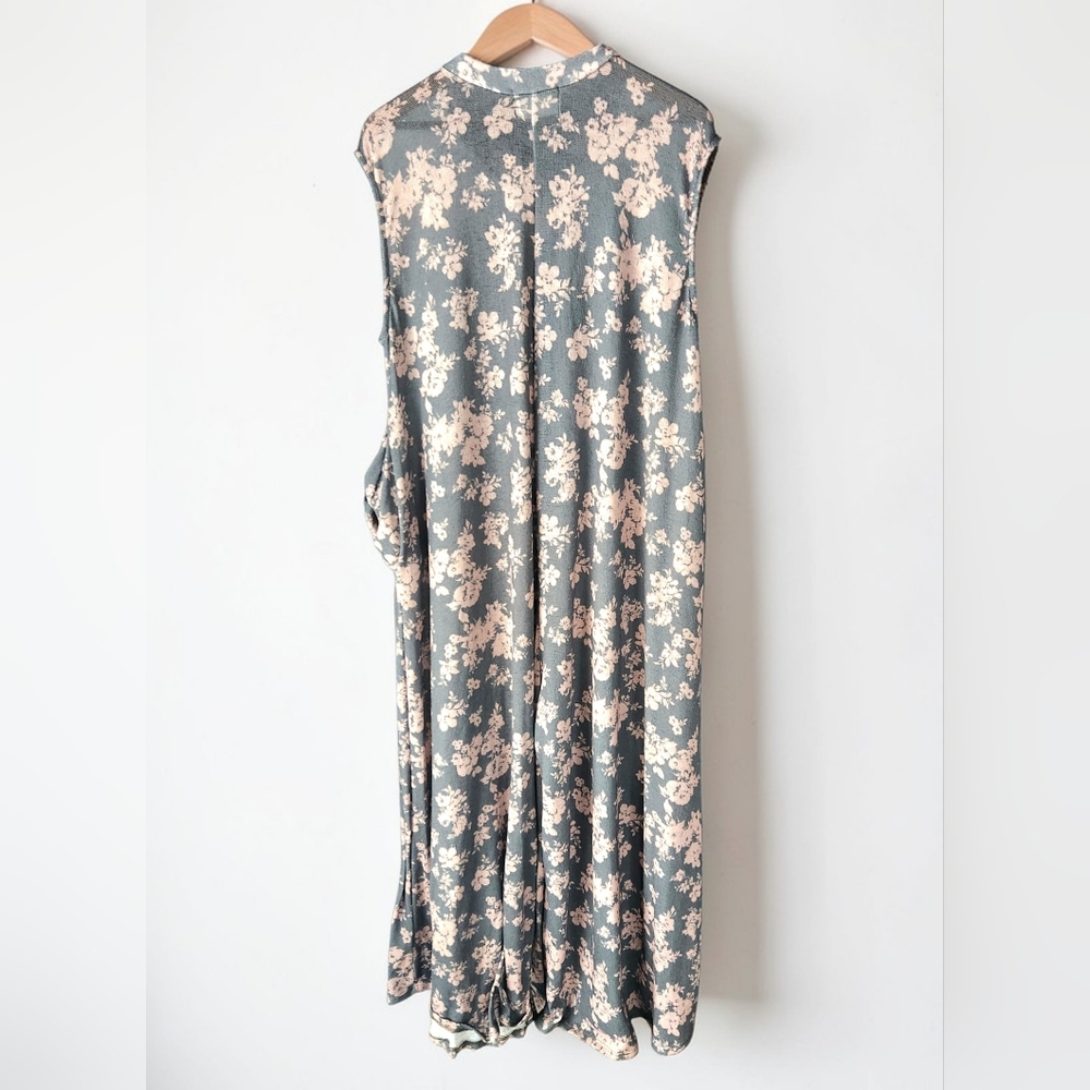 BUCKETLIST Blue Floral Sleeveless Jumpsuit with Pink Flowers - Picture 8 of 16